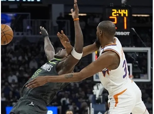 NBA》太陽又被打趴109：124灰狼　Edwards鼻樑遭Durant肘擊、倒地