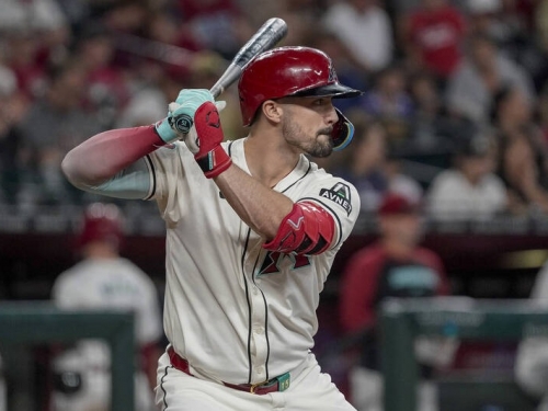 MLB》簽下3屆塞揚名投韋蘭德後！ 巨人盯上203轟老將外野手