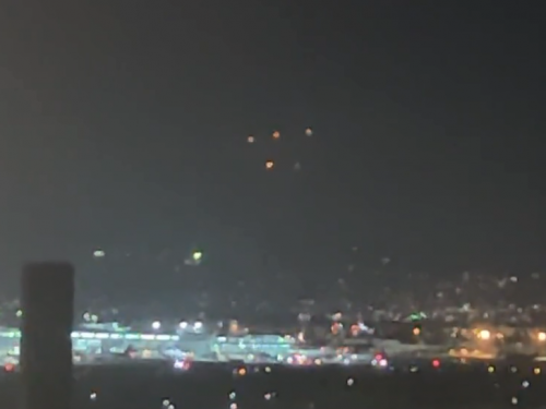 UFO？ 加州聖地牙哥上空出現多個神秘光點 停在半空中約1小時