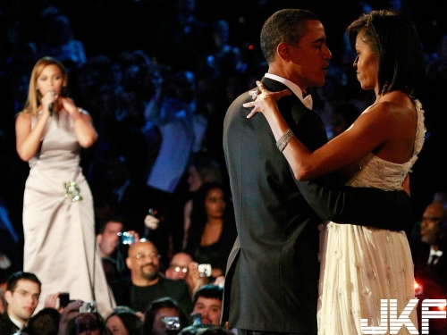 前總統來看我的演唱會！歐巴馬夫婦在碧昂絲和Jay-Z演唱會上熱舞