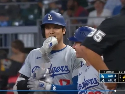 MLB》滿壘敲內野滾地球上壘 大谷翔平開啟道奇6分猛攻！