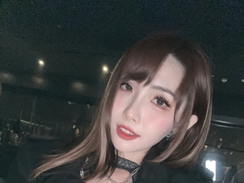 短髮女神「深田沐沐」烏來泡湯大秀「巨乳翹臀」，在TRE還能近距離猛拍！