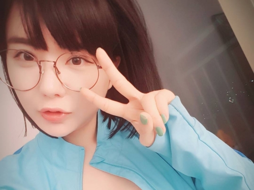 拳擊寶貝自備一對「混圓大球」！細肩內衣包不住「滿滿乳量」整個要溢出！