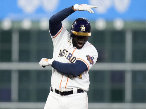 MLB》古巴重砲阿瓦瑞茲關鍵清壘長打 太空人逆轉摘本季首勝