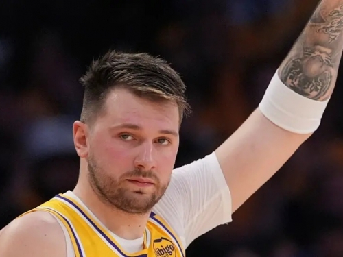 NBA》湖人132：113打爆爵士！Doncic首秀砍14分　詹皇生涯第994勝