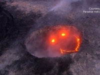 夏威夷火山熔岩噴發入海，竟在高空拍到哈哈笑臉!