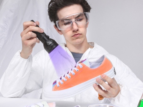 就是這個光！新款Converse「照射太陽」竟會變成彩虹色？！