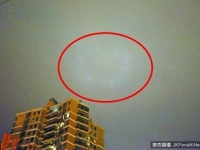 湖北武漢夜空現巨大神秘光圈 有傳是UFO