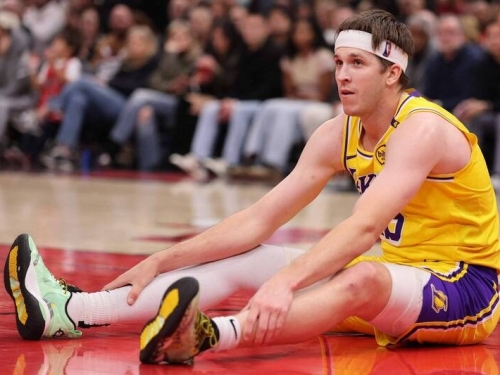 NBA》砍30分仍遭公牛絕殺！湖人里維斯談詹姆斯致命失誤：我也有錯