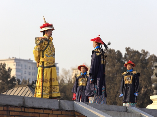 古代皇帝都穿黃袍？誤會大了 這朝才開始