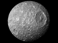 土星最小的衛星土衛一意想不到的內部