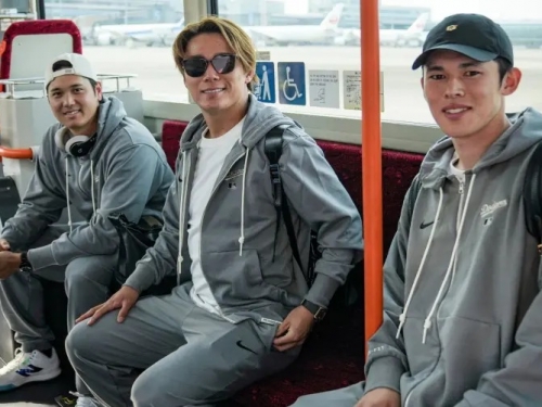 MLB東京賽》我回來了！大谷翔平抵達東京　道奇隊放上三本柱合照