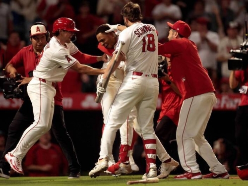 MLB》天使頭號大物摩爾追平轟+再見轟氣走紅襪 創下罕見紀錄