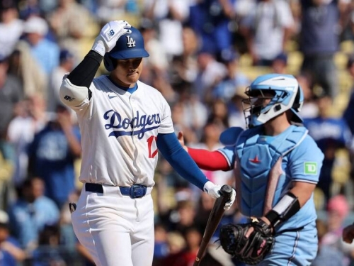 MLB》關鍵時刻軟手！大谷翔平追打大壞球吞K 道奇主帥批評：不該發生