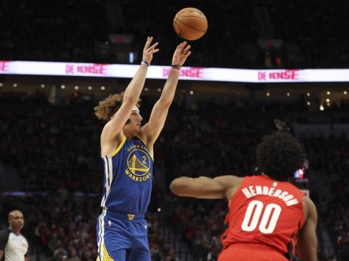 NBA》勇士21歲新星開幕戰得分掛蛋！ 仍締造隊史第一人紀錄