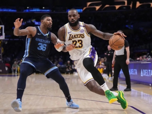 NBA》曾被詹皇欽點兒子理想模板 史馬特加盟湖人當導師