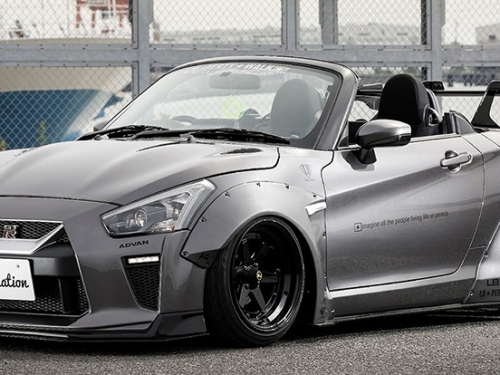 雙門敞篷版 GT-R？開帥不開快的小怪獸，Liberty Walk 爆改 Daihatsu Copen GT-K ！