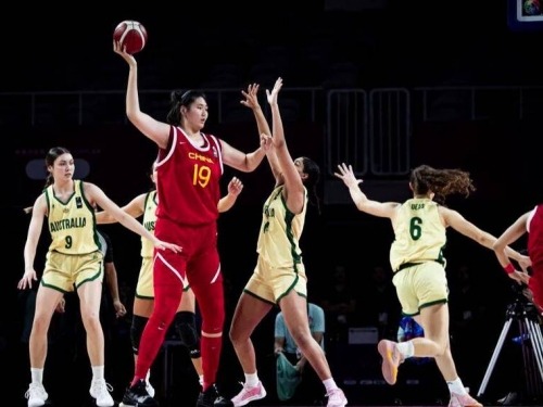 U18女籃》220公分的中國女巨人決賽最後4分鐘未上場 教頭說明考量