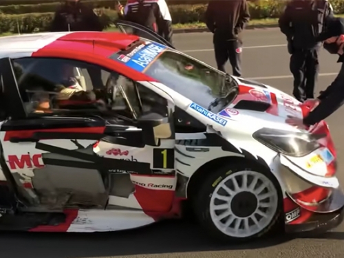 [影]WRC 世界冠軍把 Yaris WRC 比賽車開上路！先擦撞 BMW 再差點衝撞警察......