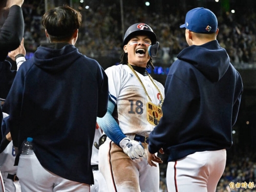 經典賽》張育成長打帶動！台灣隊終於得分、賽會首度領先