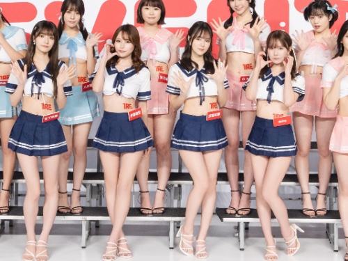 喜迎女神降臨！「TSE 學服祭」火熱開場　AV女神登台一字排開場面超壯觀
