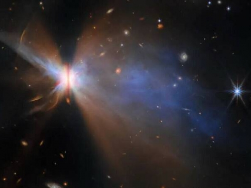 韋伯望遠鏡拍到絕美「蝴蝶星」！525光年外巨大「行星搖籃」現蹤