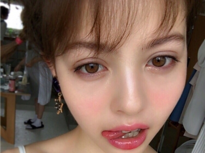 混血嫩模《加藤NANA》舔舌勾引超誘惑！今晚大家也來「混」一下吧...