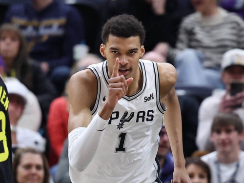 NBA》歐尼爾後第一人！ 溫班亞瑪「火鍋+抄截」破300大關寫鬼神紀錄