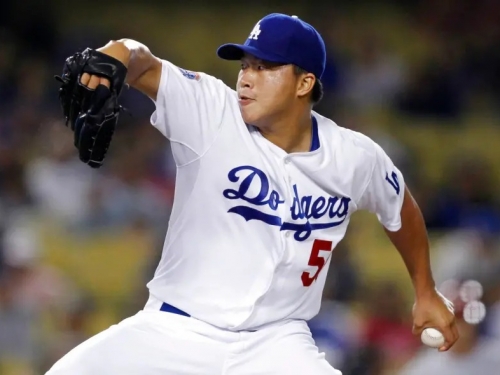 MLB》郭泓志為道奇開球！前隊友Kershaw熱情擁抱　教頭調侃：上場投1局