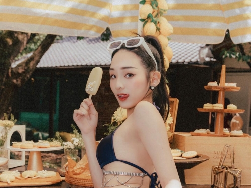 健身房遇到「長腿熱褲正妹」，白嫩蜜桃臀好吸睛！原來是啦啦隊女孩～