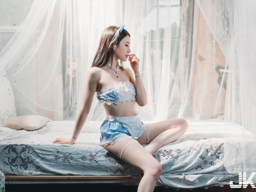 甜美俏女僕「森魔」的床上誘惑！「白嫩雪肌+曼妙胴體」令人著迷！