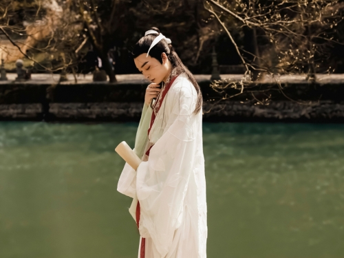 高力士幫脫靴 懷恨在心陷害李白？