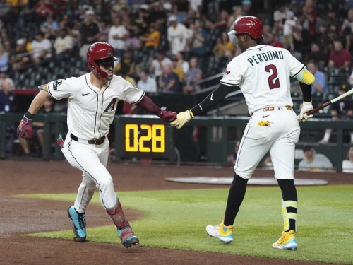 MLB》台美混血球星卡洛爾開轟無用 響尾蛇牛棚狂掉7分慘遭逆轉
