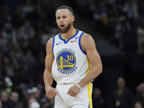 差點打輸7歲柯瑞　NBA名宿：他一出生就會投籃了！