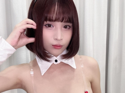 小姐妳好像沒有穿內衣！Ash艾希崇尚自然解放連逛百貨都無罩