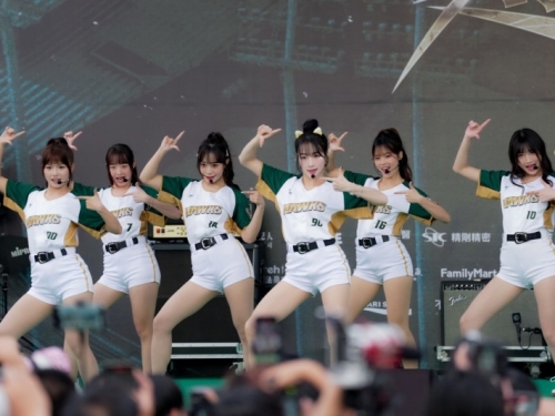 中職》Wing Stars首度演出單曲《Cheer it up加大》 4/12辦簽唱會