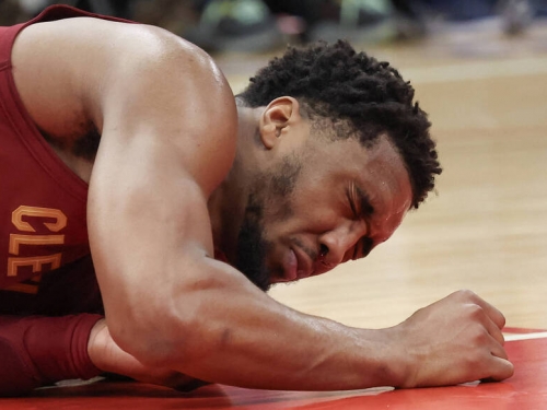 NBA》衰！才復出2場又動刀 米契爾再度躺回傷兵名單
