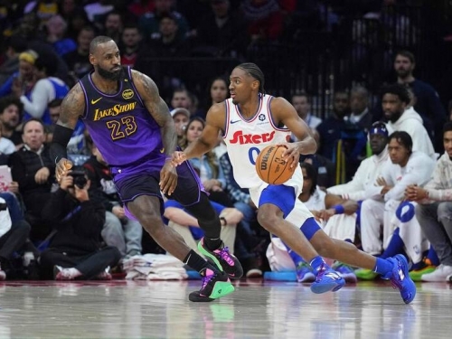 NBA》七六人馬克西狂飆43分 湖人傷了AD被打爆中止4連勝