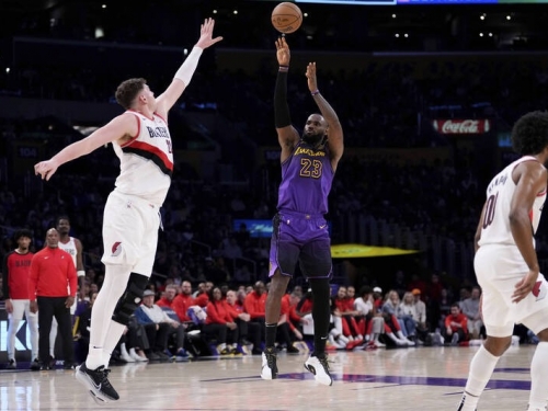 NBA》投三分難看？詹姆斯本季新高7顆三分球 率湖人贏球