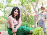 泰國Sine Benjaphorn 少女用「蝦餅」作出第2件超美坎城華服