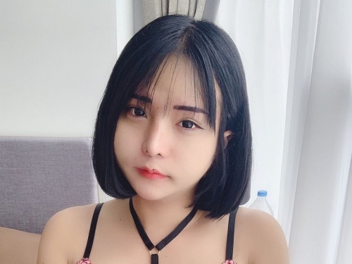 肉彈甜心「Nichada」超強戰服穿上身　渾圓大奶球幾乎無遮擋！