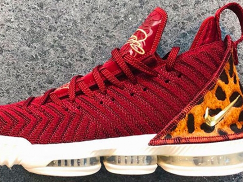姆斯新鞋霸氣再現！Nike LeBron 16「King」王者紅準備為NBA揭開序幕！