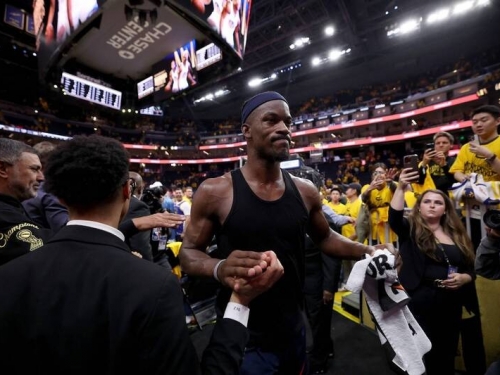 NBA季後賽》J.巴特勒「臀傷」休1場就歸隊 主帥柯爾揭原因