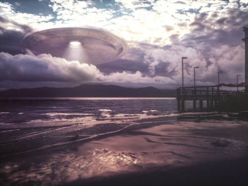 美軍艦直擊球形UFO盤旋入海 技術領先美國1000年