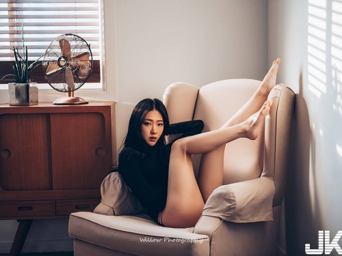 好害羞！冷豔妹子「裸身放送」香豔美照，「誘人畫面」讓人鼻血要衝出啦…