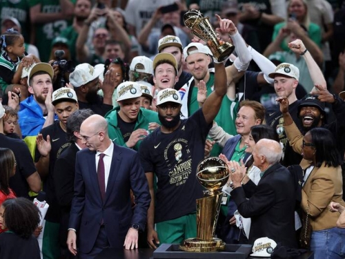 NBA總冠軍賽》J.布朗證明自己的一季 比下塔圖姆拿下FMVP