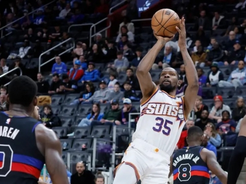 NBA》KD、Booker聯手爆砍71分！太陽125：121擊退活塞　締造新歷史