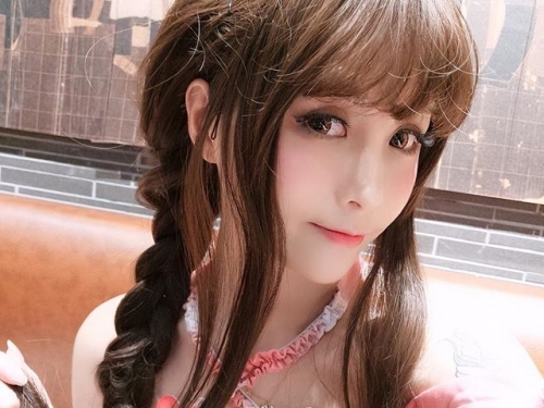 超有戀愛感！空靈系正妹「夏美醬」混血氣質下還隱藏了巨大「Ｆ奶」！