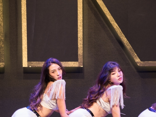 太狂！熱舞天團「JKF Queens」性感引爆TRE！「火辣美臀」舞台被人潮塞爆！