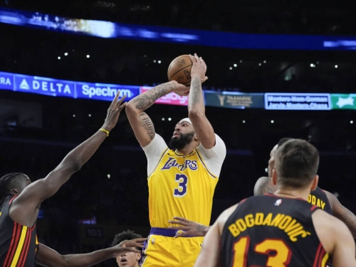 NBA》羅素飆三分平隊史紀錄 AD左眼無礙繳雙十助湖人重返西部第9